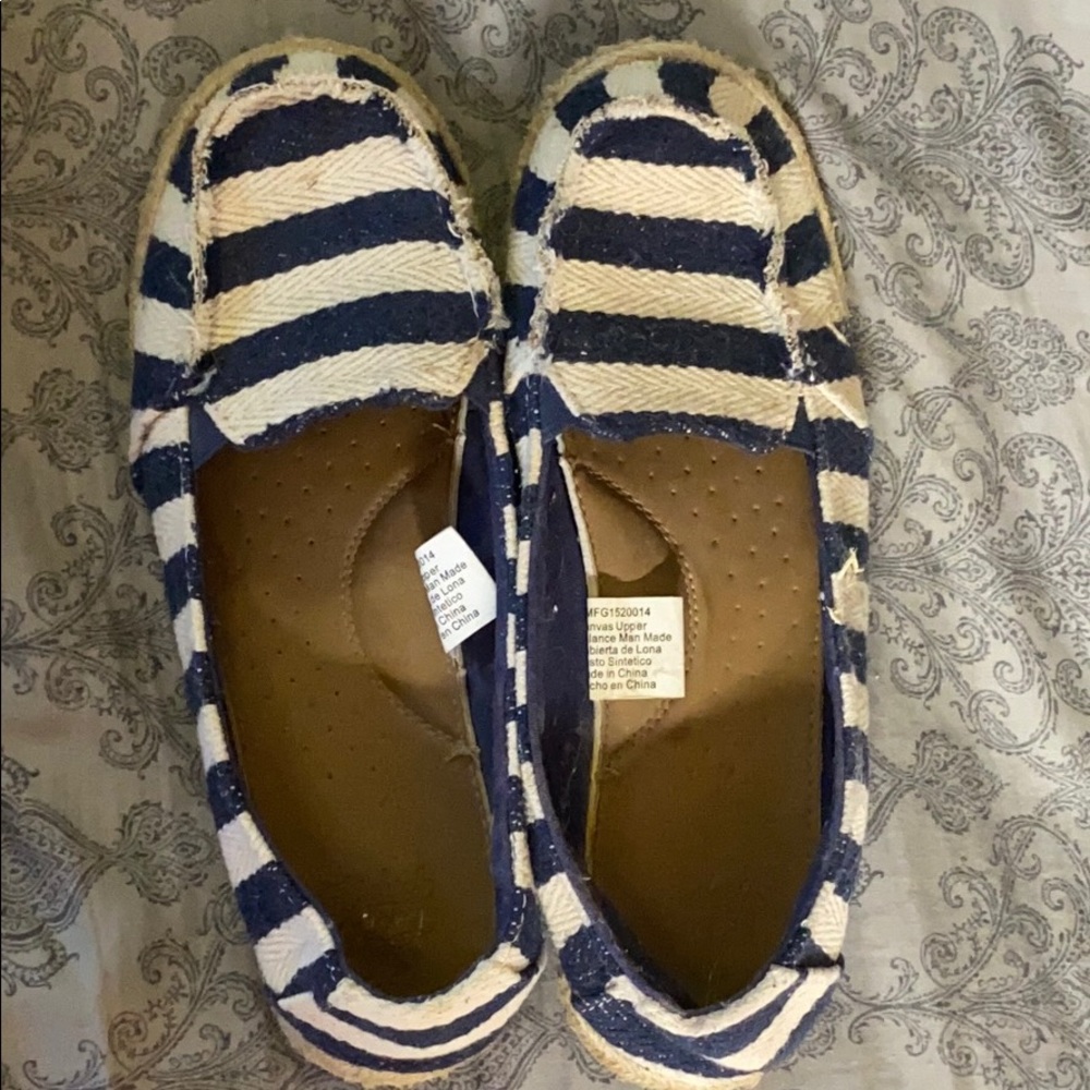 Size 8 Navy & Cream slip on shoes